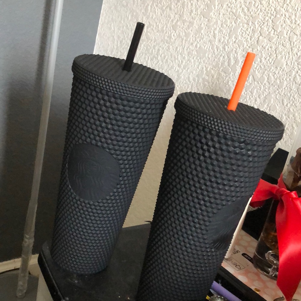 ⭐️Starbucks⭐️  matte black spiked tumblr !